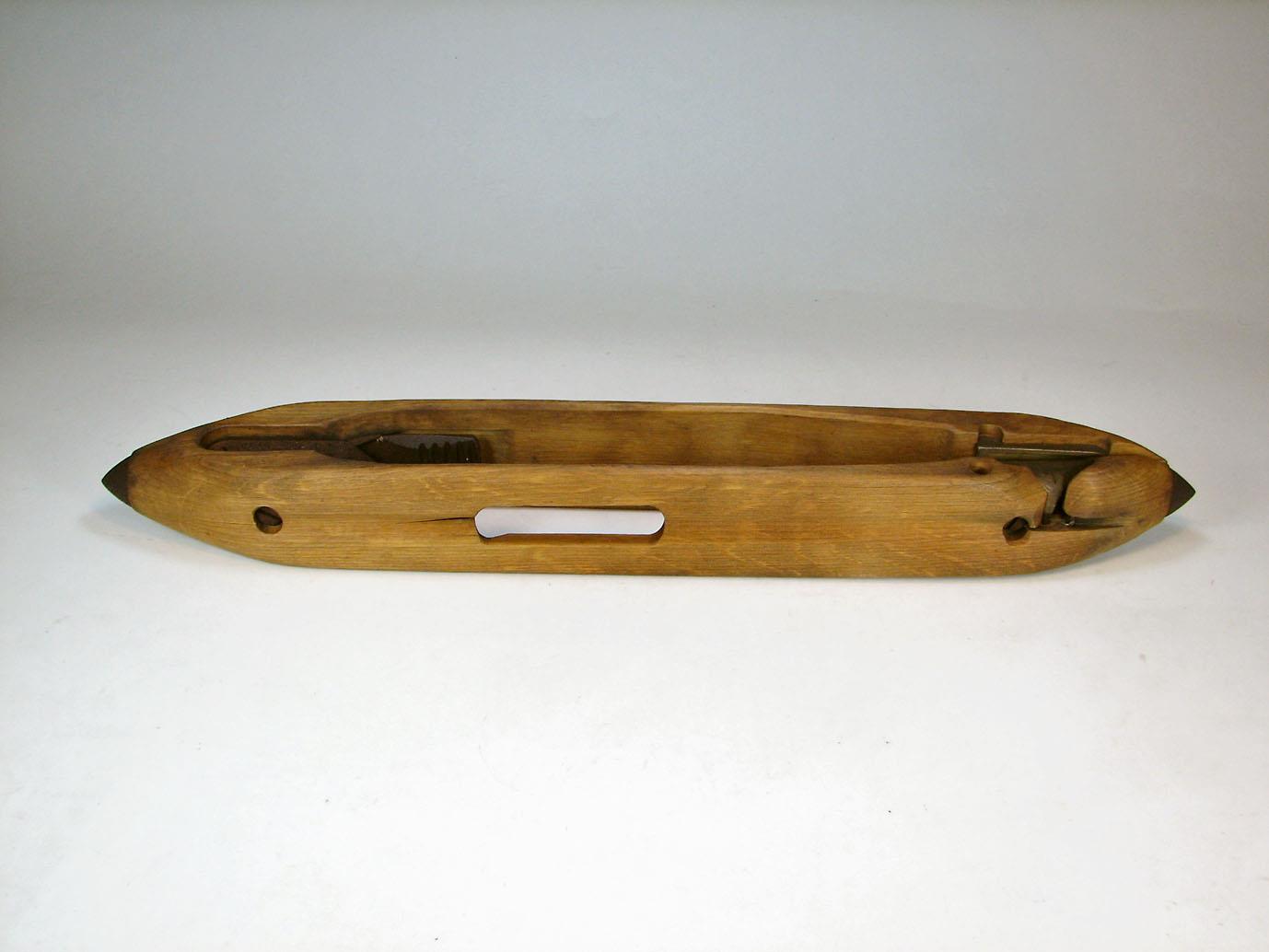 ماسوره چوبی قدیمی همراه یراق فلزی شماره 3