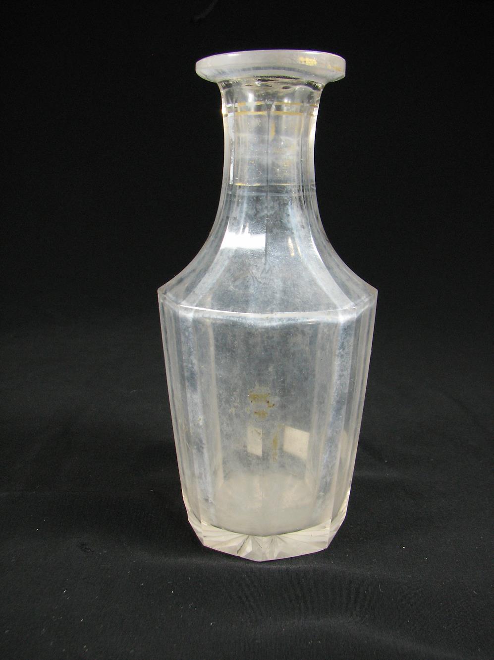 بطری بسیار خاص تراش دست از بالا تا پایین