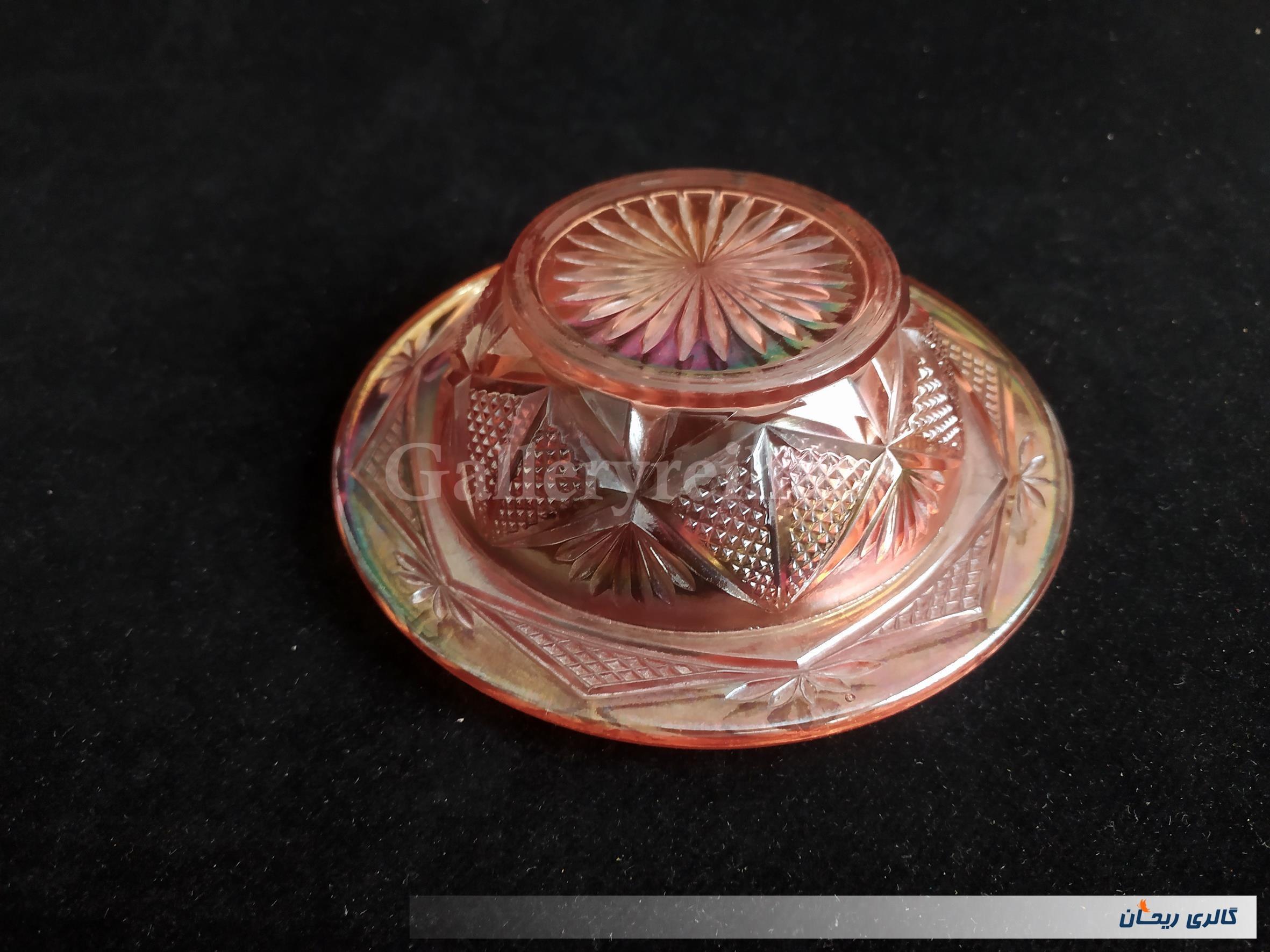 ظرف خاص بسیار قدیمی و ضخیم زنگاری