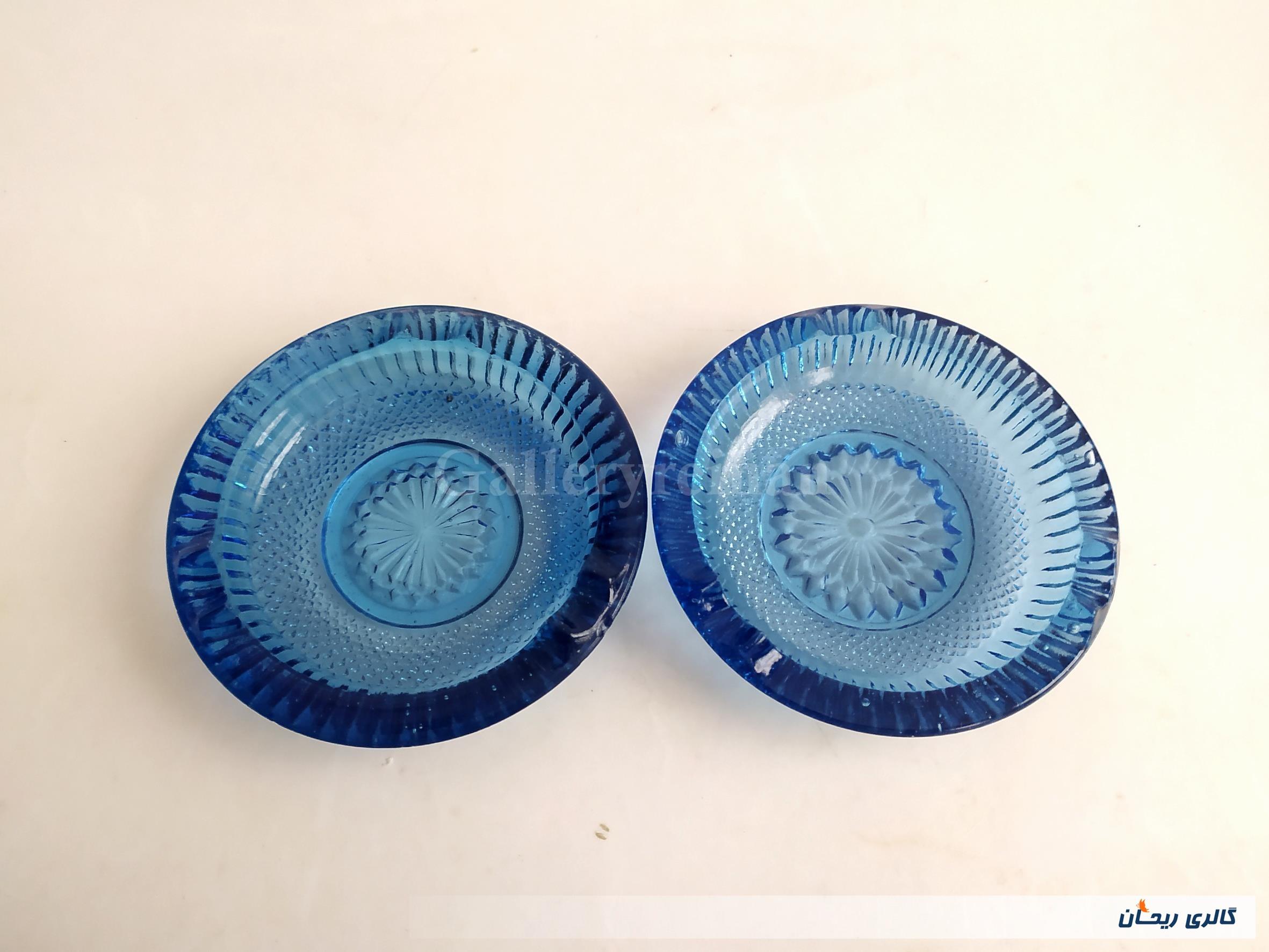 2عدد زیرسیگاری بلوری قدیمی خوشرنگ آبی