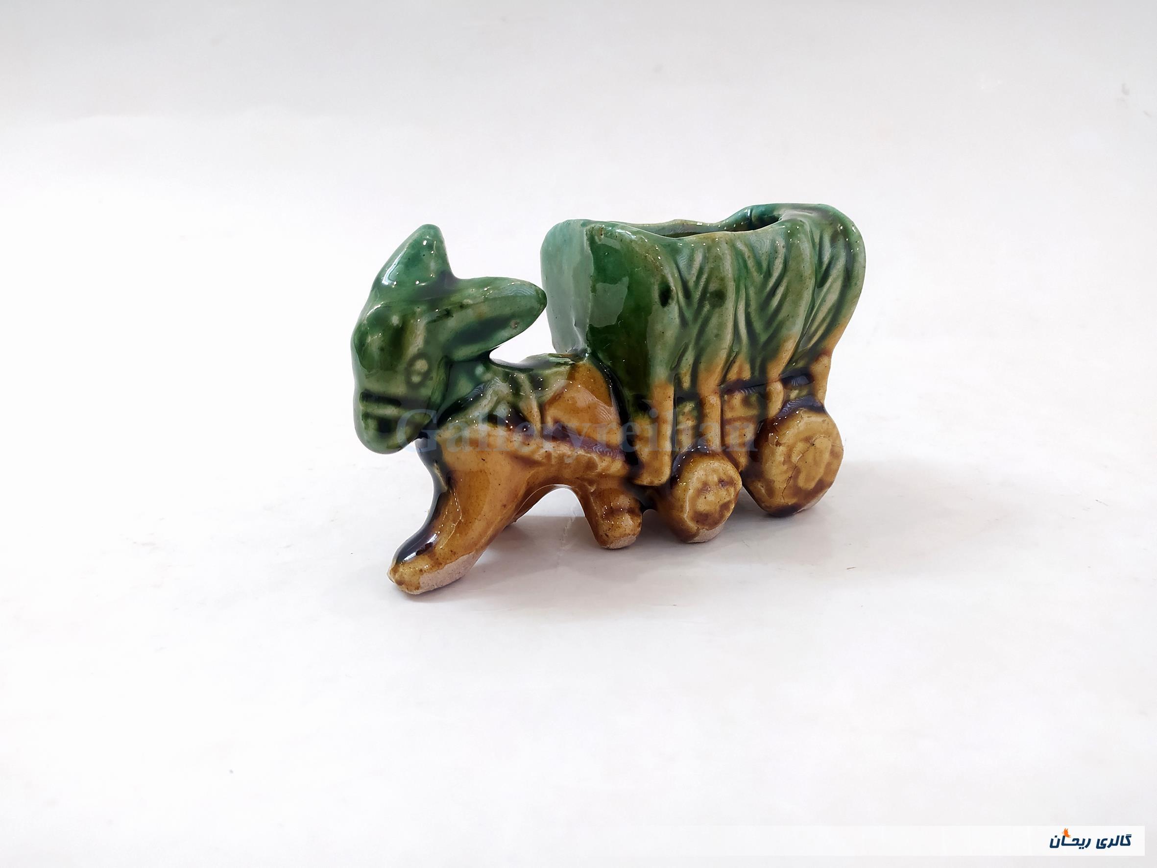 مجسمه سرامیکی گاری قدیمی کوچک 