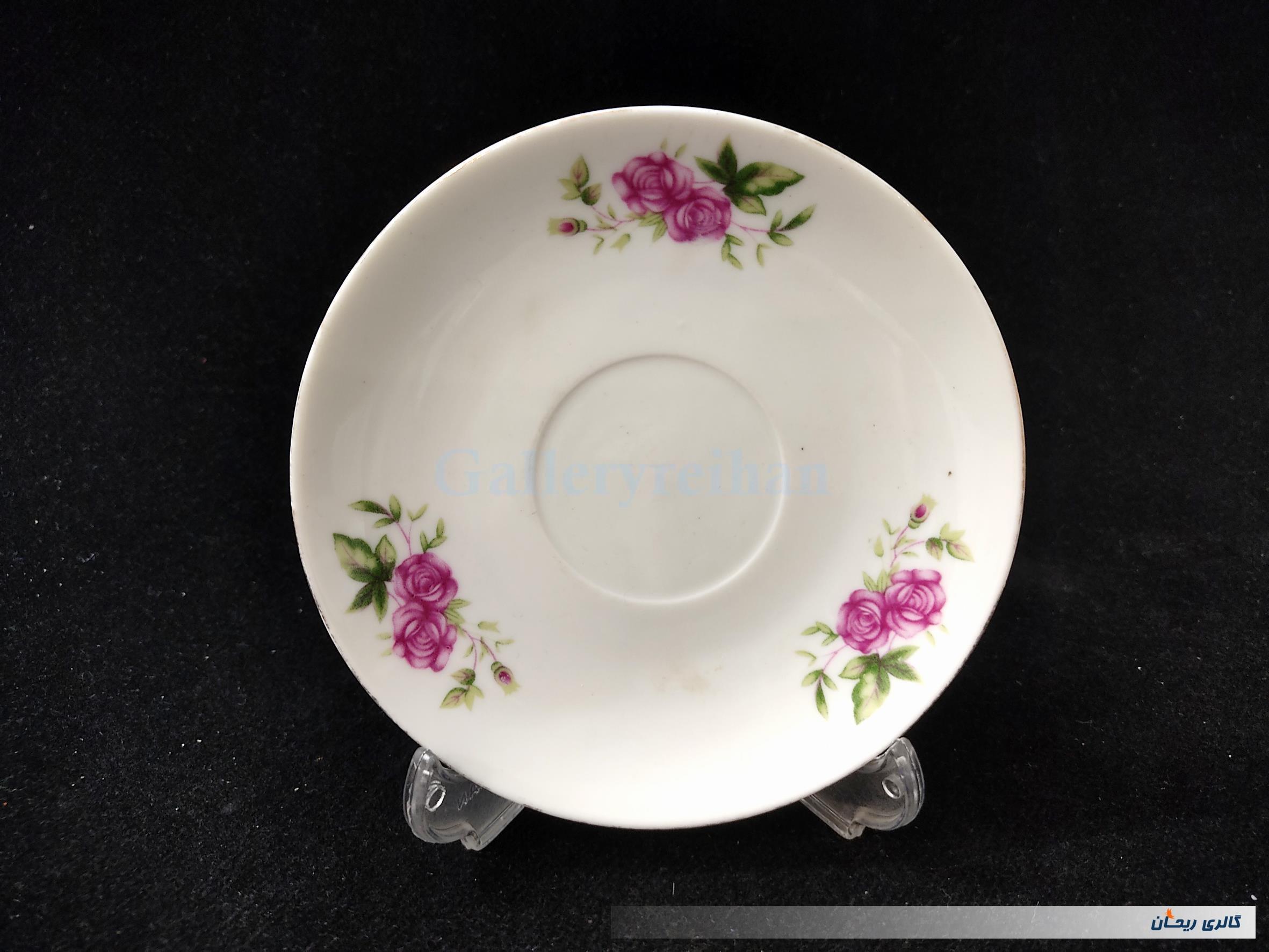 دیوارکوب یا زیر فنجانی گل سرخی قدیمی