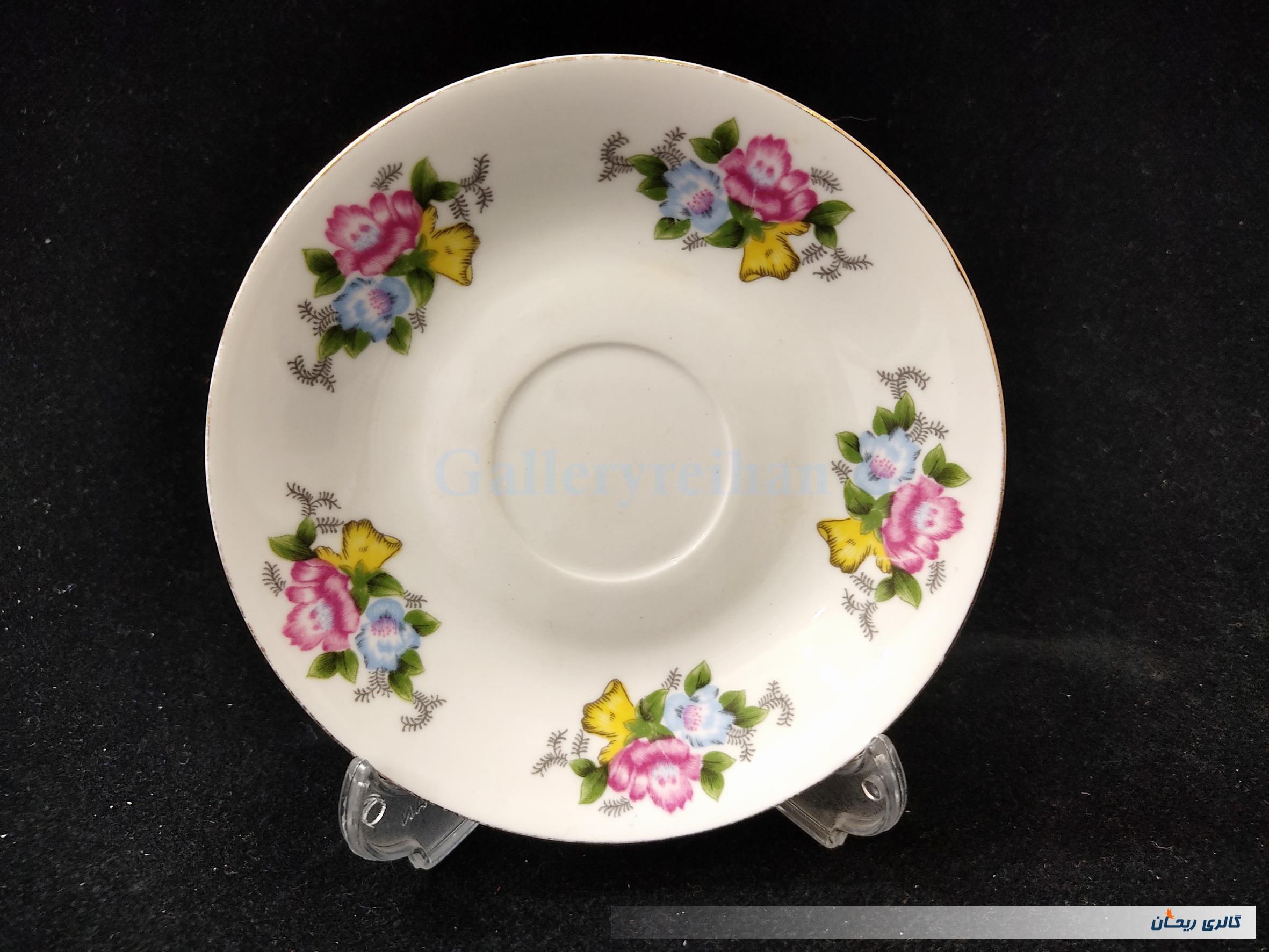 دیوارکوب یا زیر فنجانی قدیمی