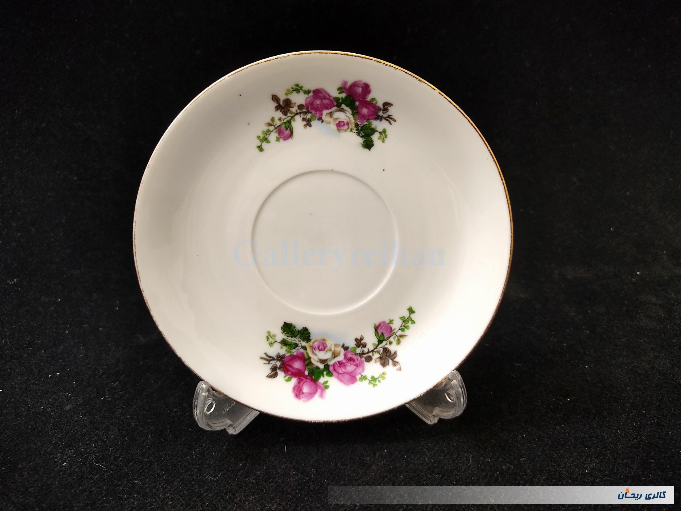 دیوارکوب یا زیر فنجانی شاخه گل سرخی قدیمی