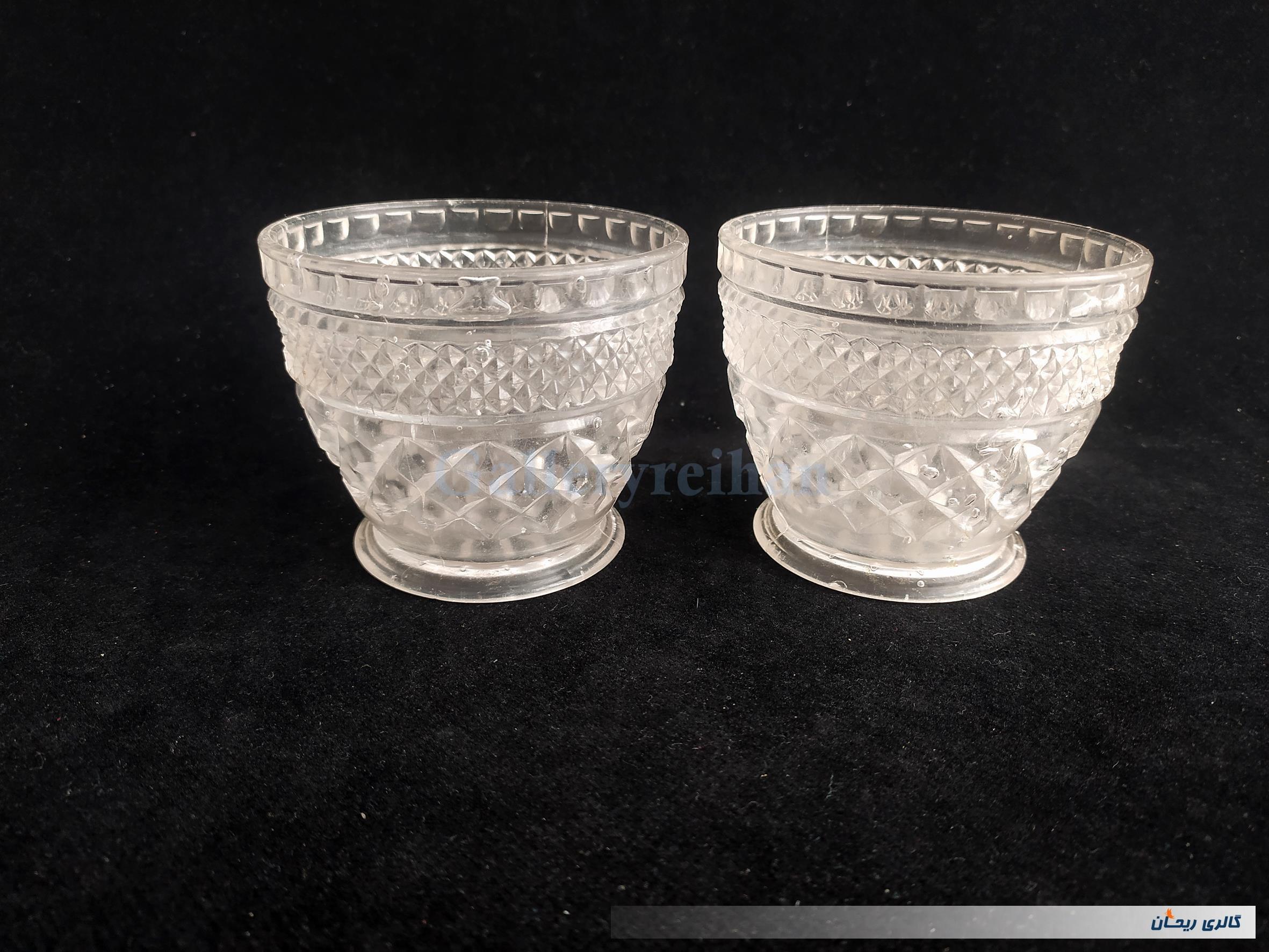 یک جفت قندان طرح خشتی پلاستیکی قدیمی 