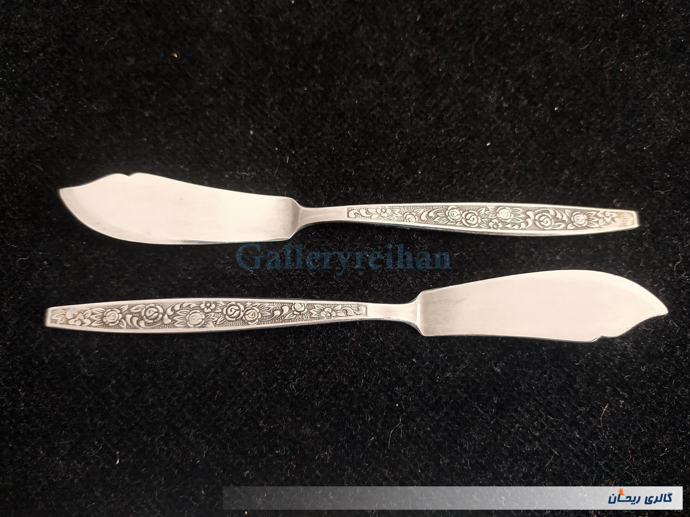 2چاقوی کره خوری قدیمی STAINLESS با طرح گل