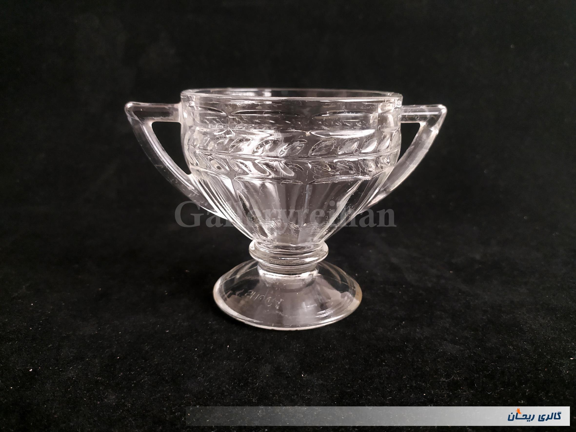 قندان شیشه ای قدیمی سوگا طرح خاص