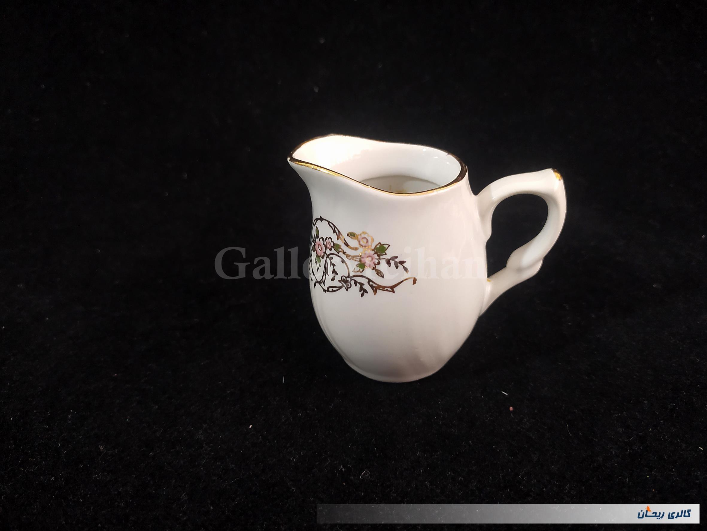 سس خوری کوچک قدیمی زیبا و خاص 
