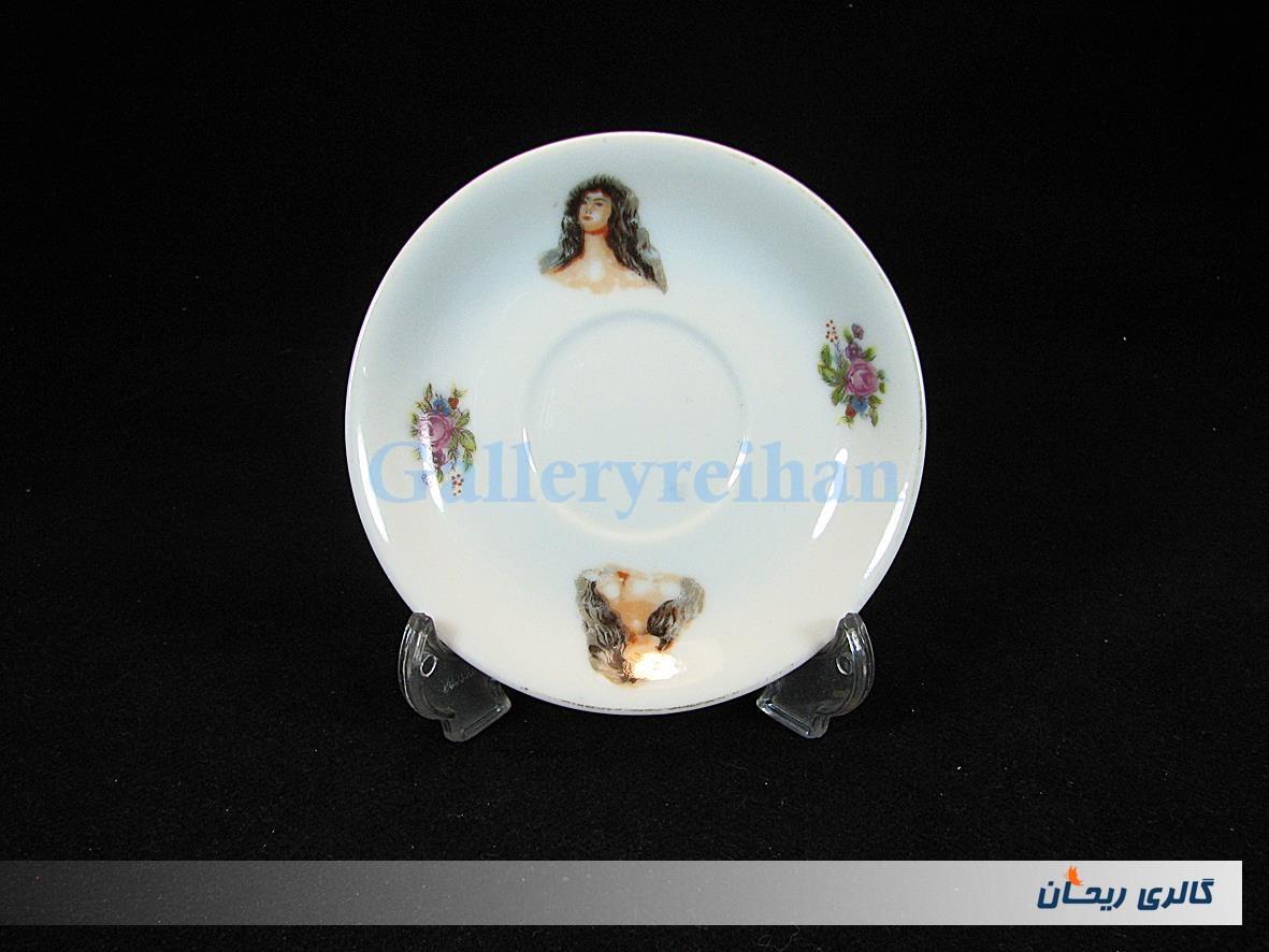دیوارکوب یا زیرفنجانی قدیمی گل سرخی و چهره