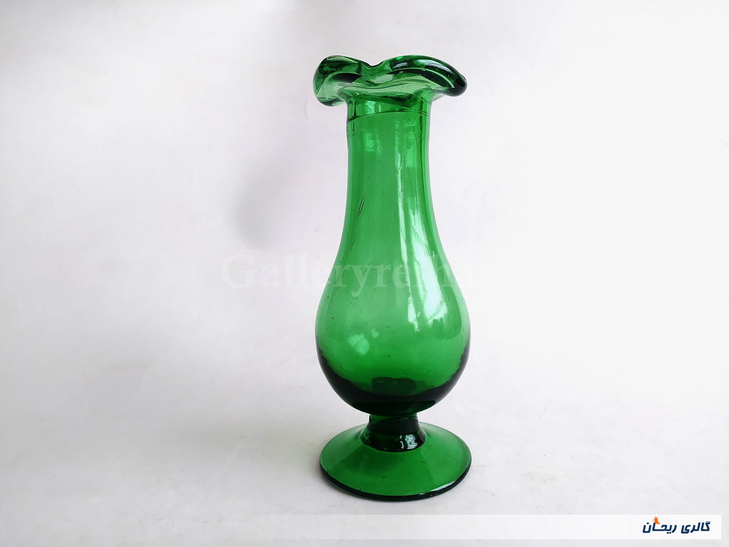 گلدان پایه دار لاله ای قدیمی دستساز سبز