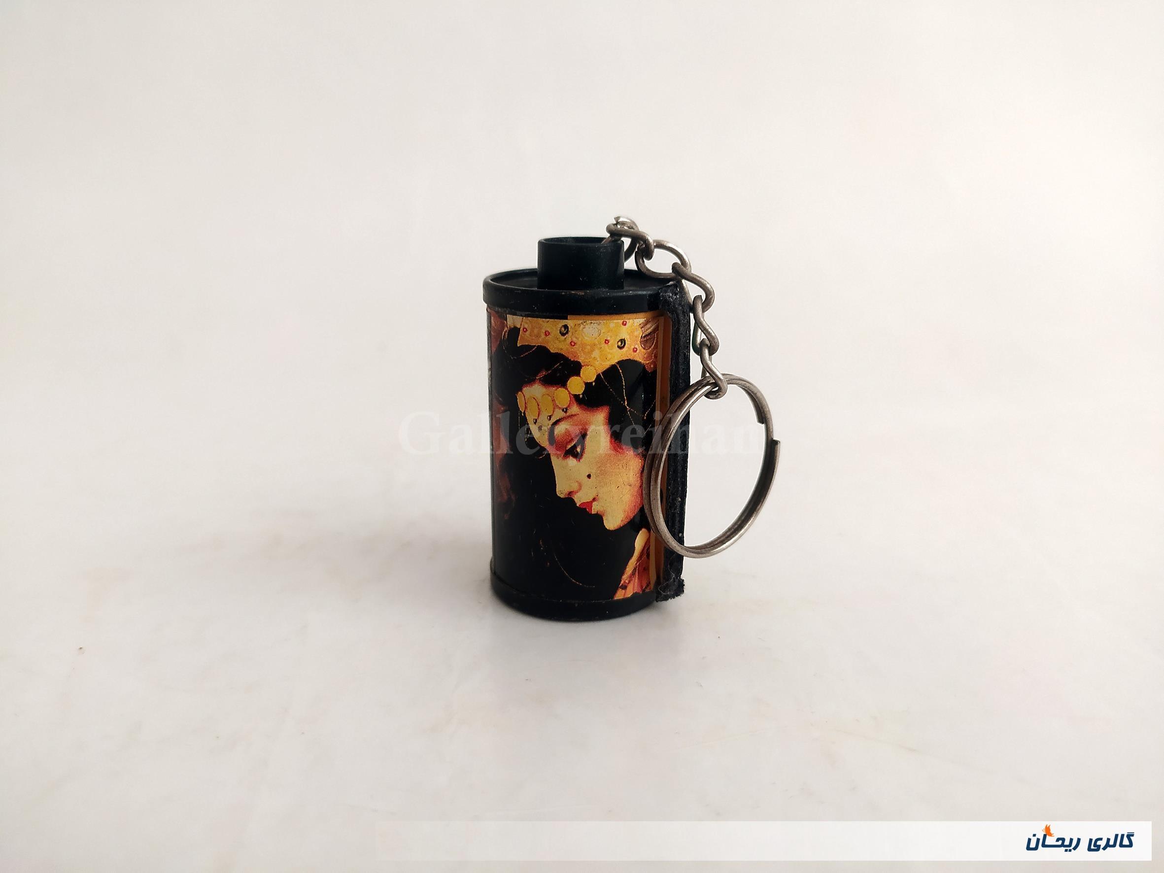 جاسوئیچی قدیمی طرح شعر به همراه تصویر زن 