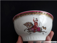 کاسه چینی قدیمی طرح شکارگاه لاکی رنگ