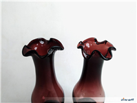 2 عدد گلدان پایه دار قدیمی دستساز زرشکی 