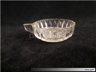 فنجان قدیمی شیشه ای با طرح و شکل خاص