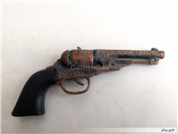 هفت تیر مسی قدیمی دکوری با دسته پلاستیکی   