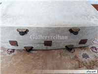 چمدان قدیمی طرح دار بسیار خاص کرم رنگ 