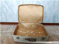 چمدان قدیمی طرح دار بسیار خاص کرم رنگ 