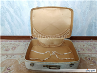 چمدان قدیمی طرح دار بسیار خاص کرم رنگ 