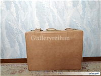 چمدان قدیمی با رنگ بسیار خاص و زیبا 